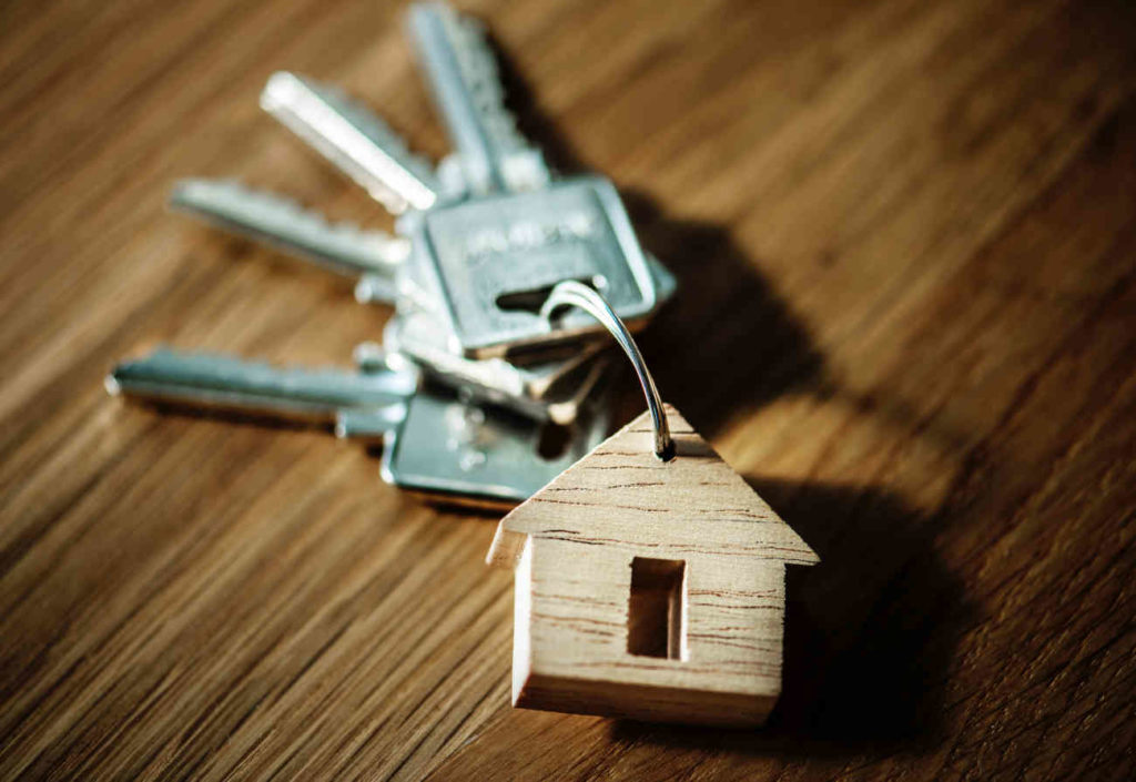 how to become an estate agent