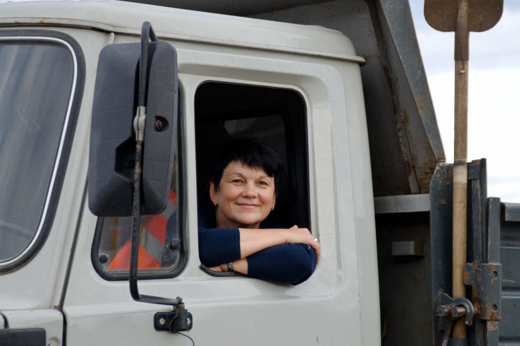 how to become a hgv lorry driver