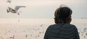 8 ways to help tackle feelings of loneliness