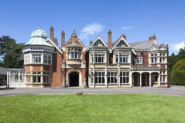 28 of the best historical sites to visit in the UK - Rest Less