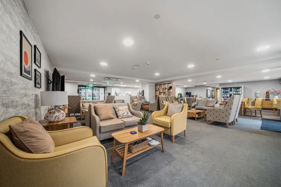 The Standard, Berystede Court