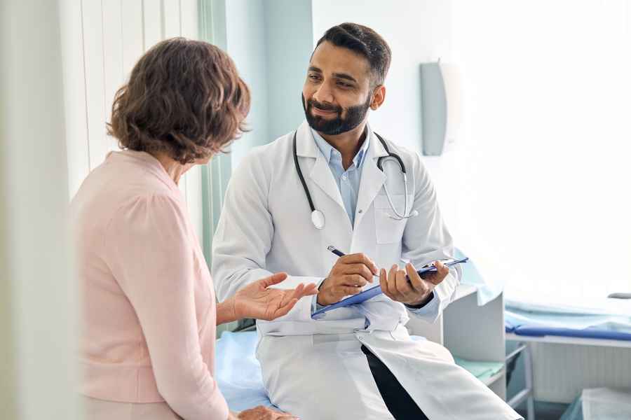 What are some potential complications of type 1 diabetes?
