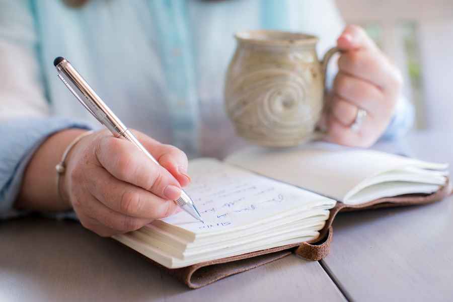 4 ways to end the cycle of self-sabotaging behaviour