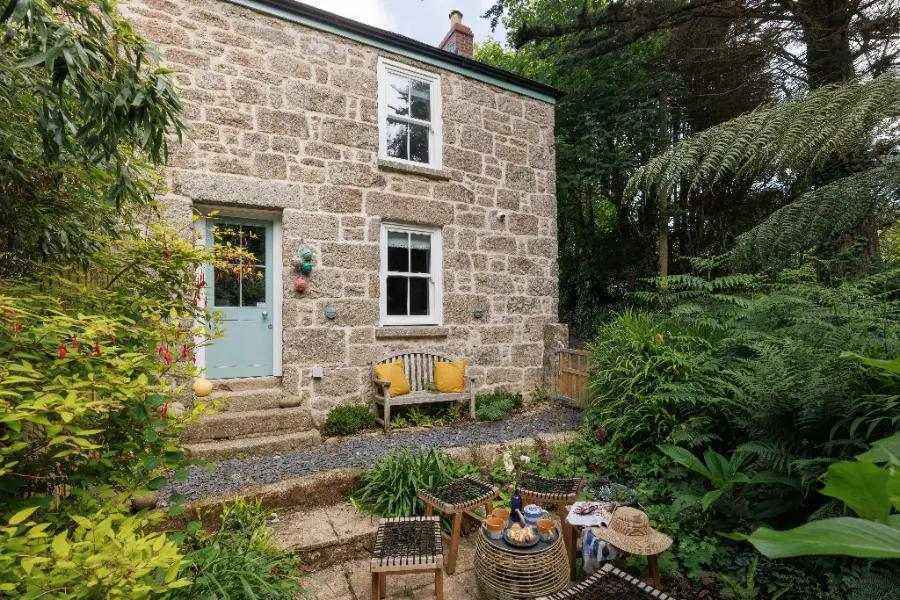 Hollydale Cottage, Lamorna, West Cornwall