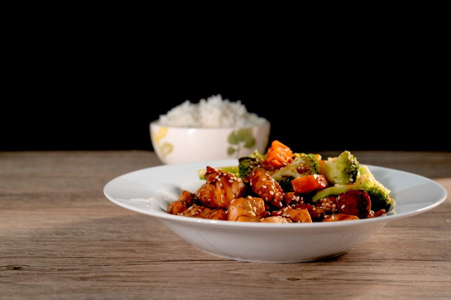 Sweet chilli salmon with stir-fry vegetables
