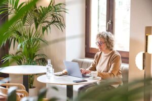 5 tips for recruiting and retaining over-50s with flexible working
