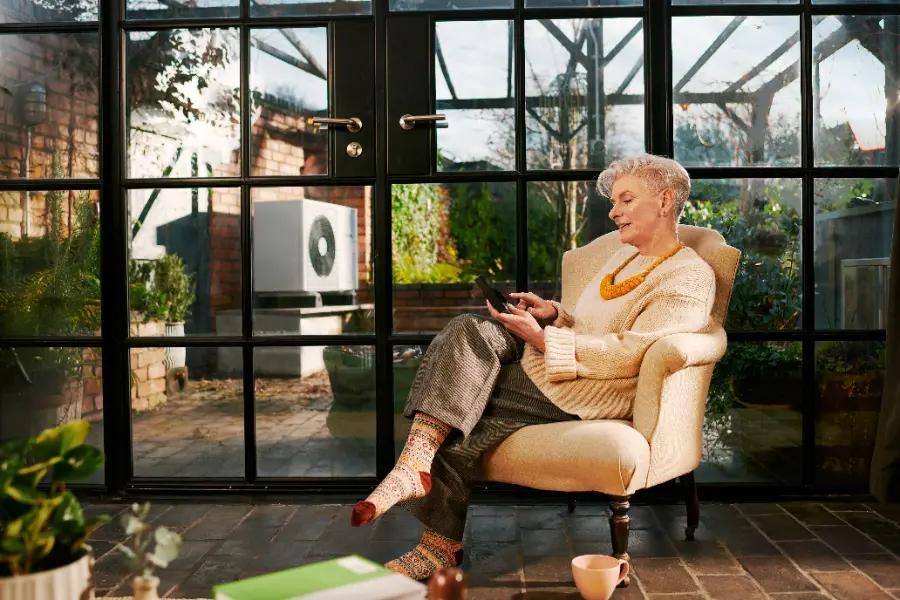What are the benefits of switching to a heat pump