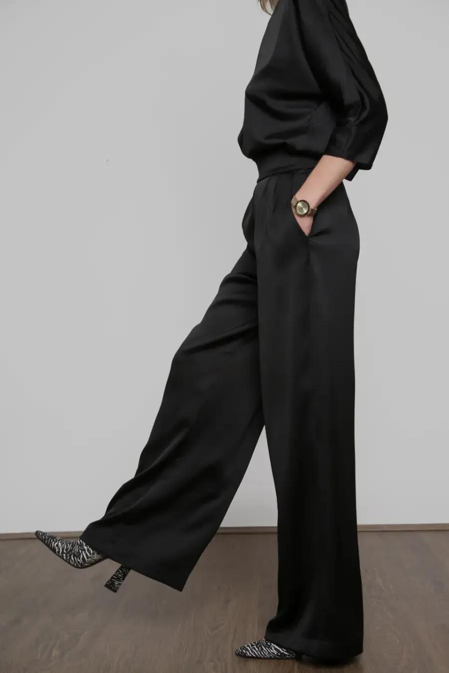 Monochrome dressing