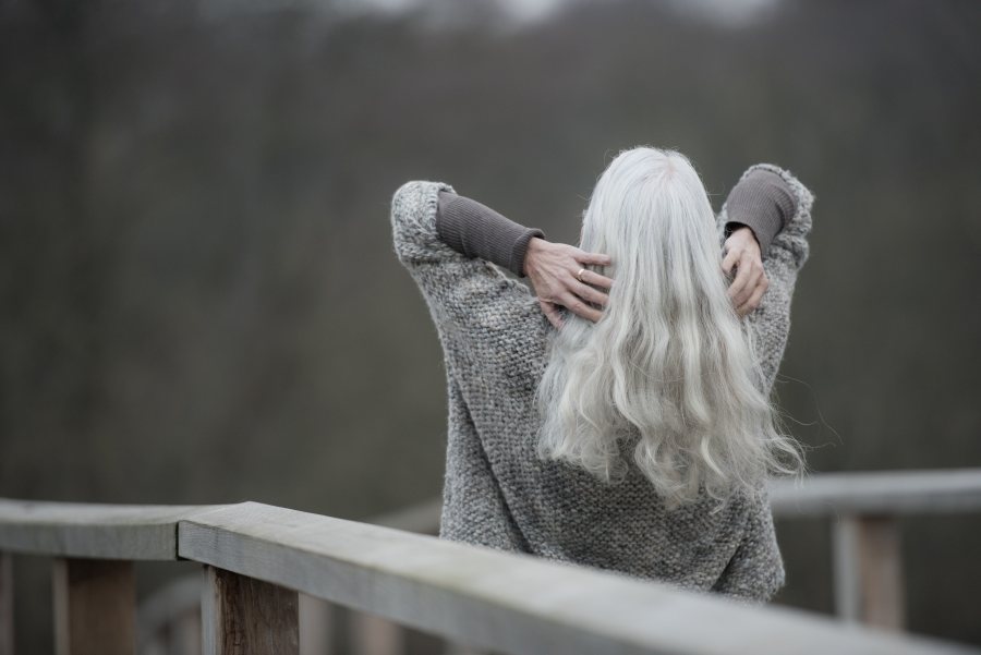 Why does winter damage our hair