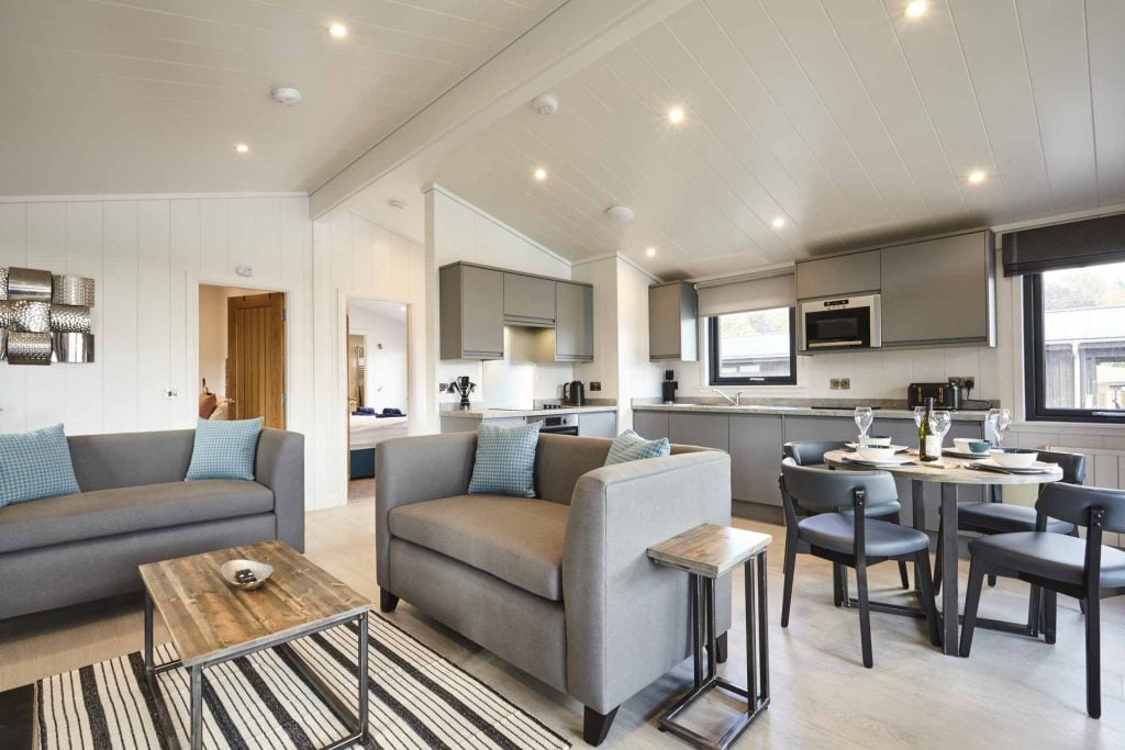 2 Bed Signature Lodge – Waterfront, Loch Tay Highland Lodges