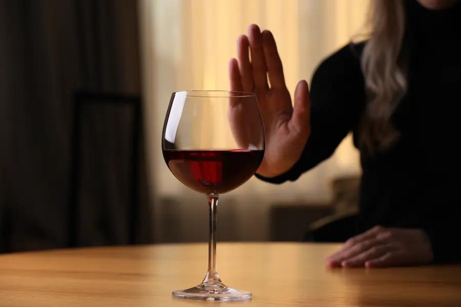 Cutting down on alcohol can improve digestion and gut health