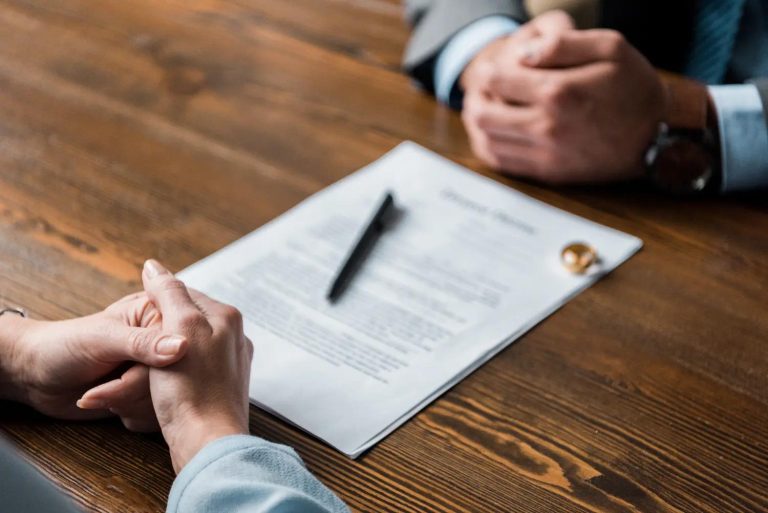 7 reasons to use a solicitor when you divorce