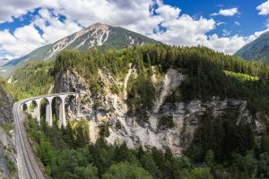 3 breathtaking routes through the Alps to Italy