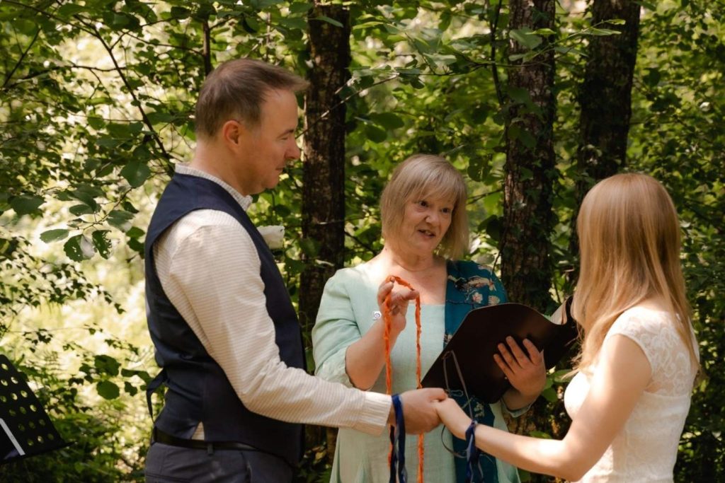 How to become a celebrant