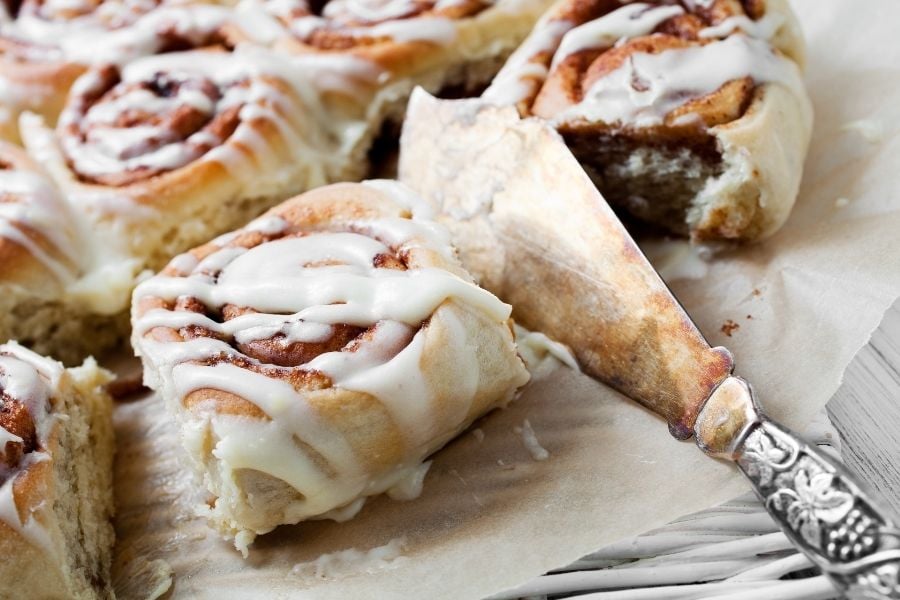 Air fryer cinnamon rolls
