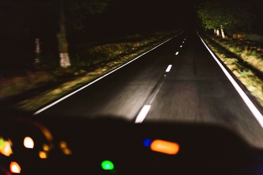Avoid looking at headlights directly