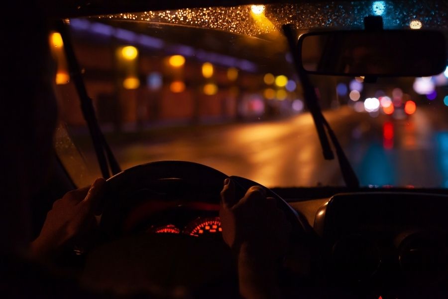 Why is it more difficult to drive at night?
